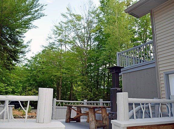 Adjoining Deck