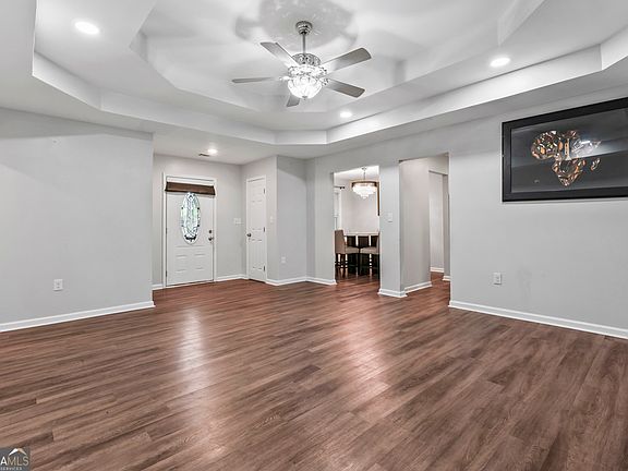 4th image of 225 Hardwood Dr