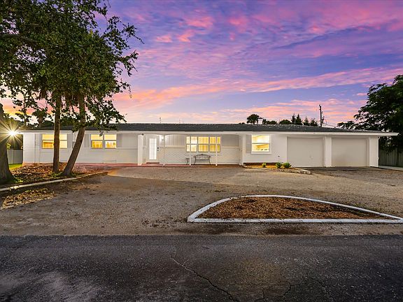 3rd image of 1211 Lyric Ln