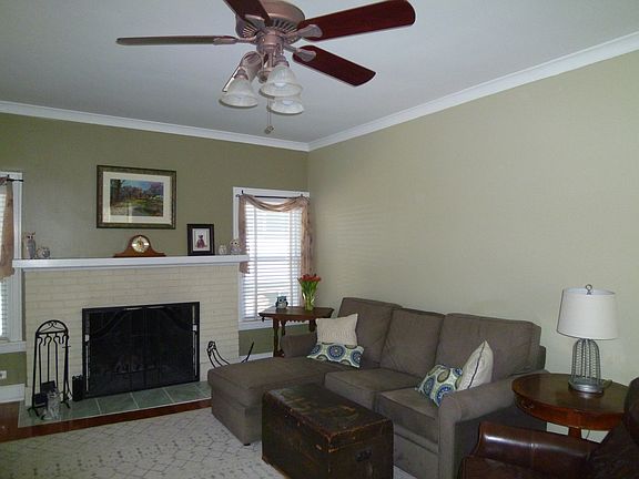 2nd image of 116 W Greenfield Ave