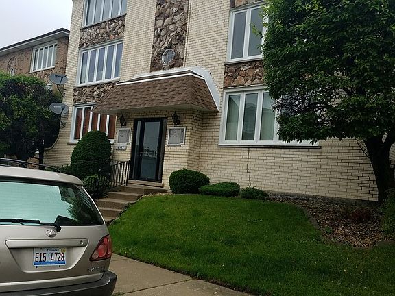 2nd image of 6237 S Newland Ave APT 3S