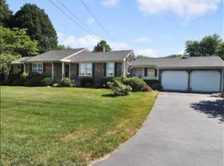 30 Kinnicutt Ave, Warren, RI 02885