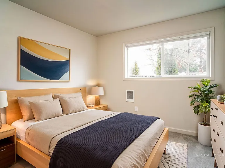 Willow Lake Apartments — Photo 23