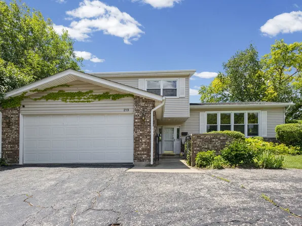 219 W Appletree Ln, Arlington Heights, IL 60004
