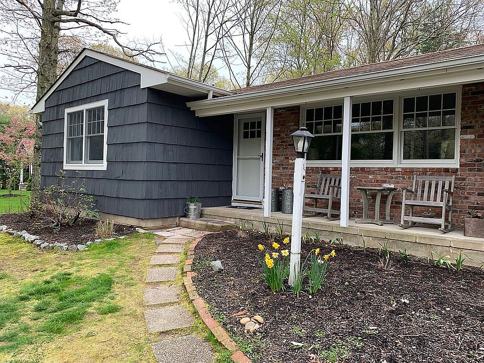 1st image of 299 Norfolk Dr