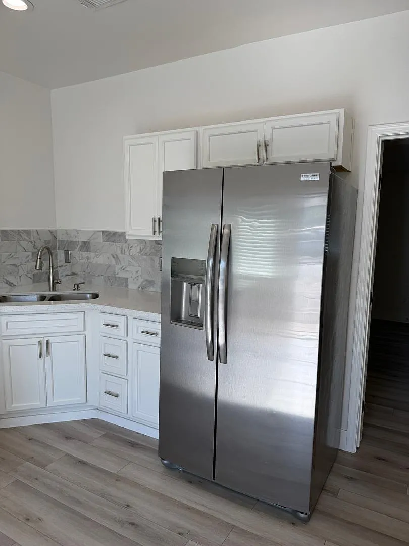 1 bed, 700 sqft, $1,300 — Photo 1