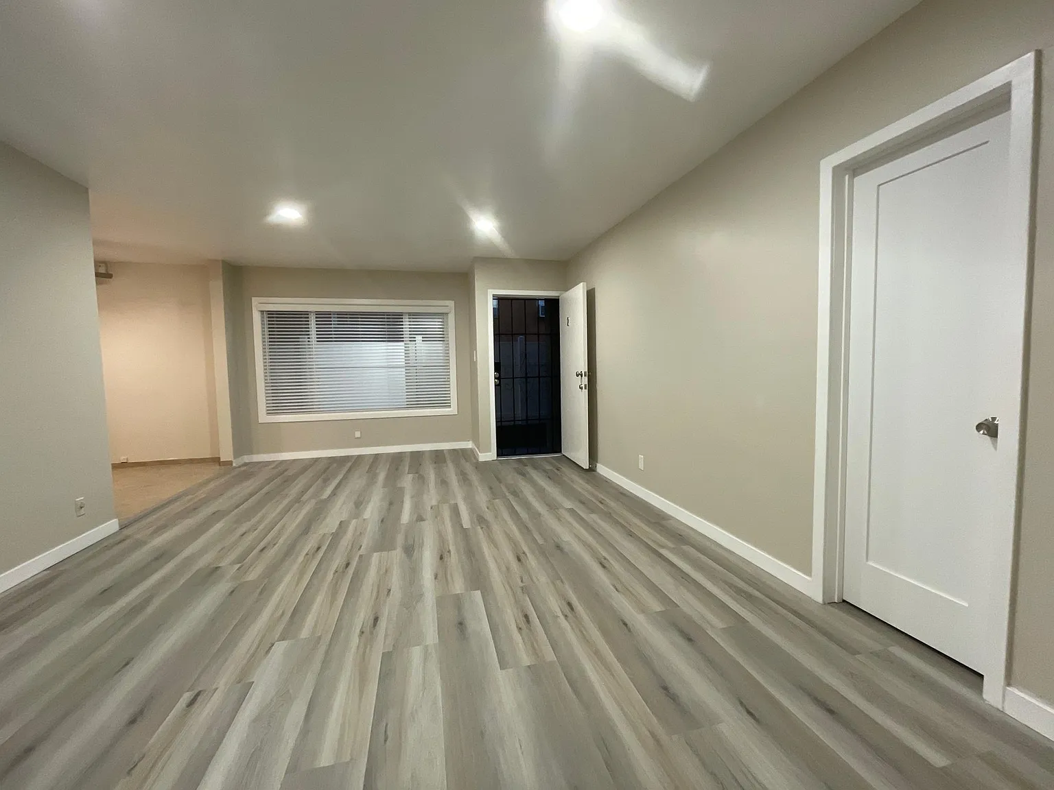 2 bed, 875 sqft, $2,295 — Photo 2
