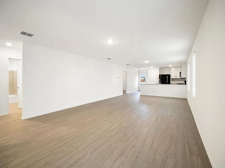 3037 Ashbrook Ln — Photo 5