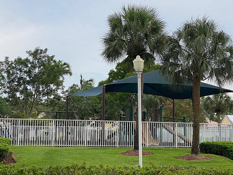 Madeira Dr — Photo 2