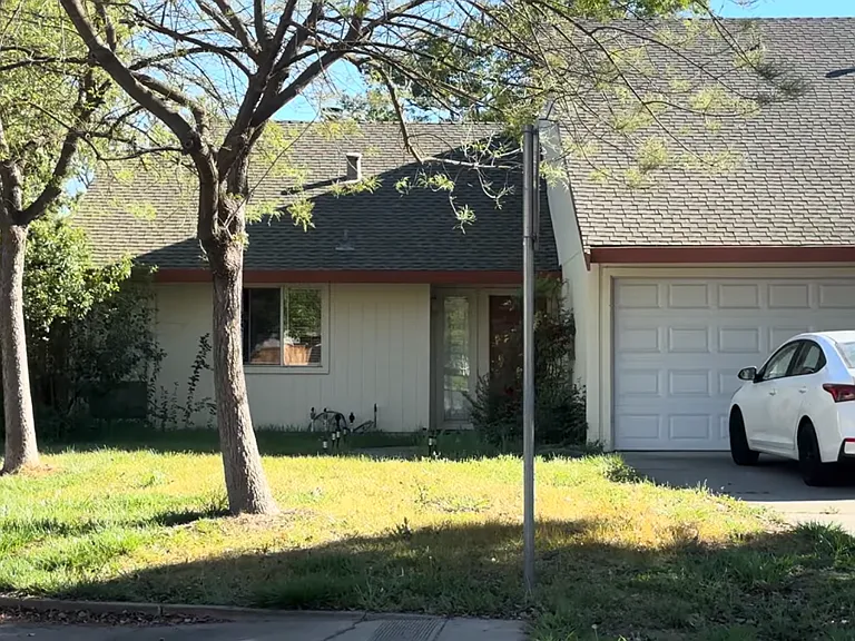 2701 Quail St — Photo 1