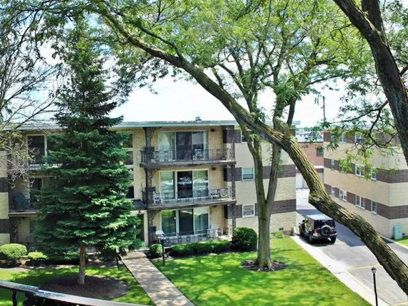 915 8th Ave APT 5, La Grange, IL 60525