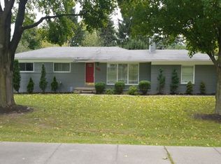 140 E Square Lake Rd, Bloomfield Hills, MI 48304