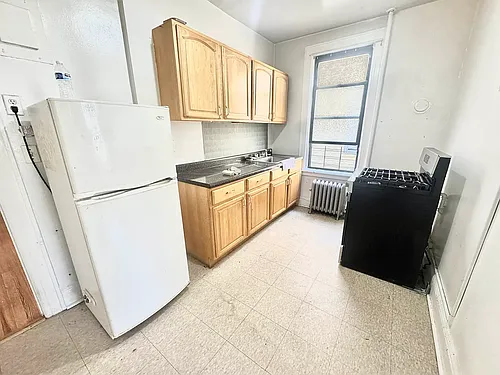 30-88 35th St #2R Photo 1