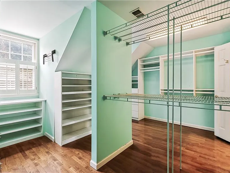430 W Wesley Rd NW — Photo 52