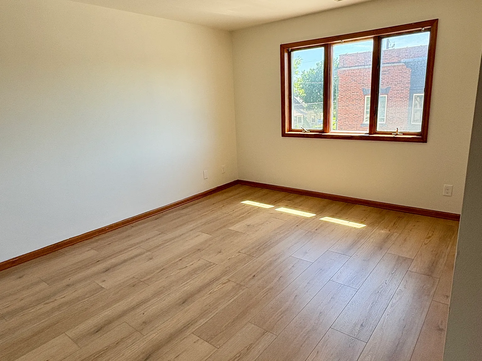 1 bed, 800 sqft, $1,150 — Photo 3