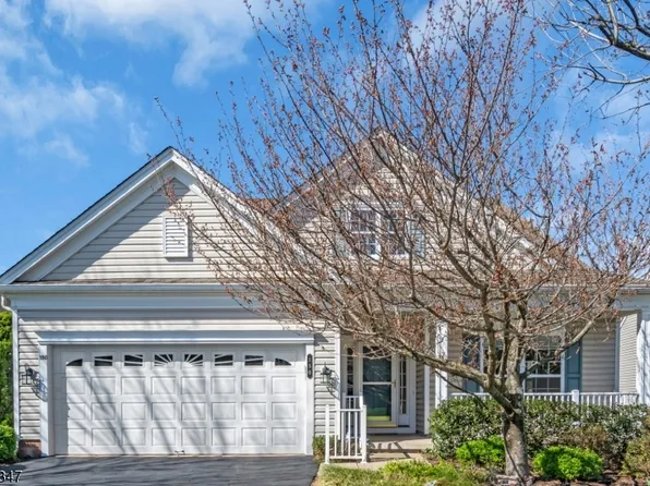 150 Stone Manor Dr, Franklin Twp., NJ 08873