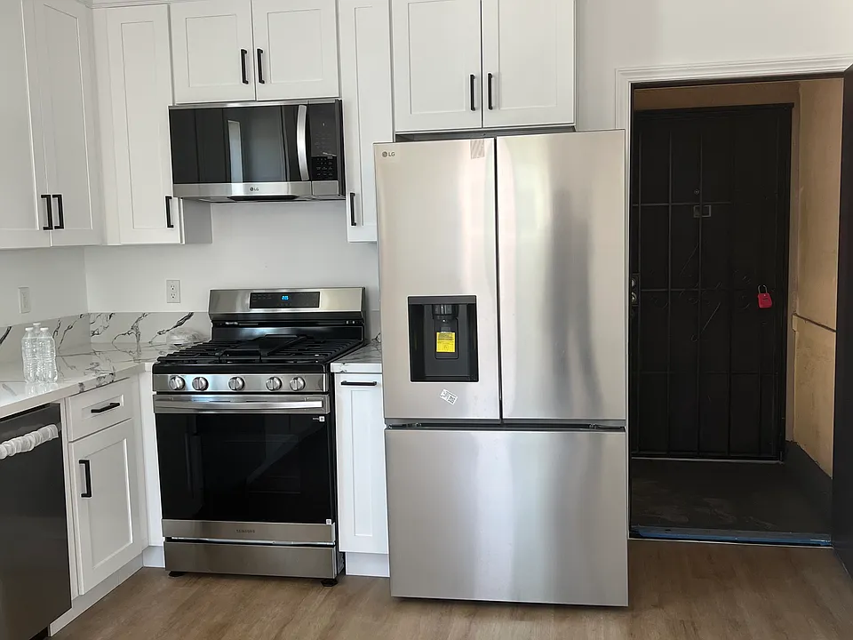 963 N Serrano Ave #1/2