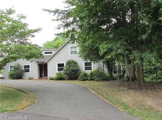 130 Temple Ln, Mount Airy, NC 27030