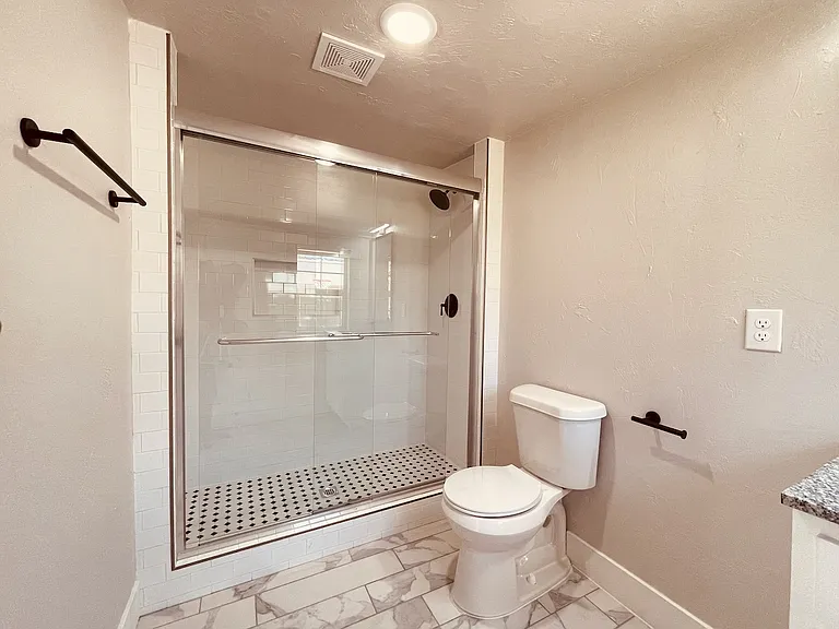 1205 NW 31st St — Photo 15