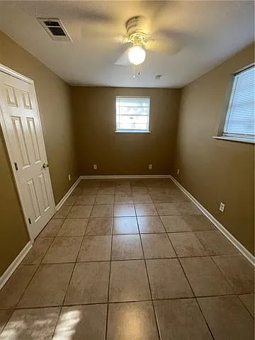 2 bed, 1.0 bath, 750 sqft, $1,300 — Photo 3