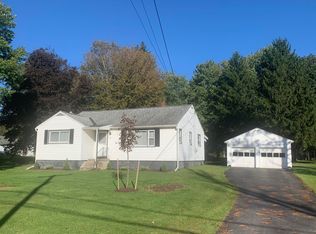 50 Chuctanunda St, Hagaman, NY 12086