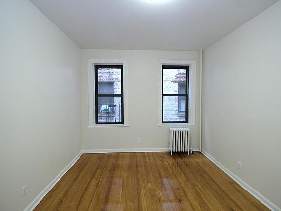 5th image of 13270 Sanford Ave APT 4H