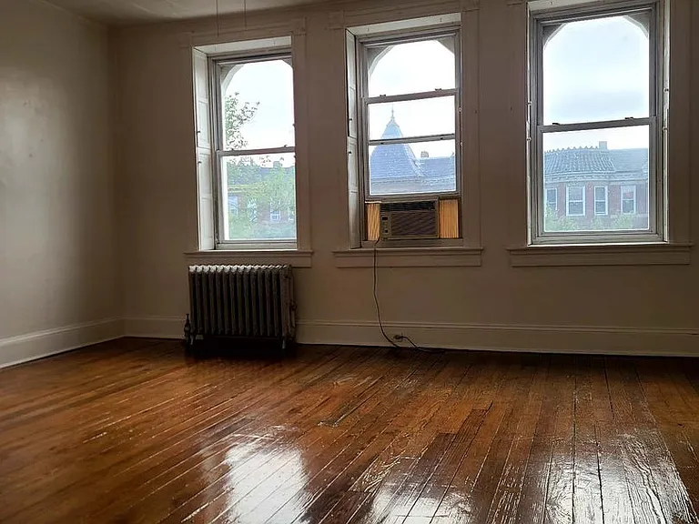 2806 Saint Paul St — Photo 14