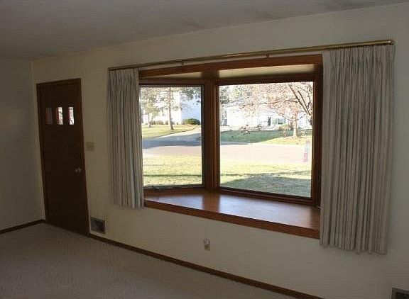 5th image of 2214 Radatz Avenue