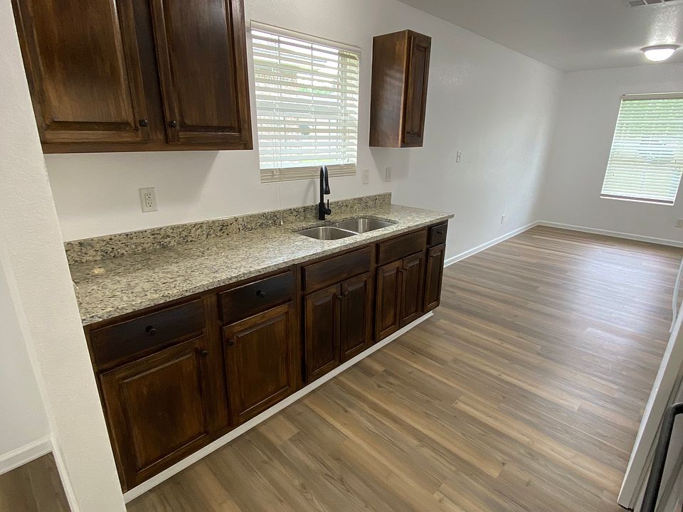 1st image of 2514 E Houston St APT B