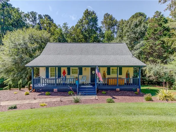 3574 Thompson Bnd, Gainesville, GA 30506