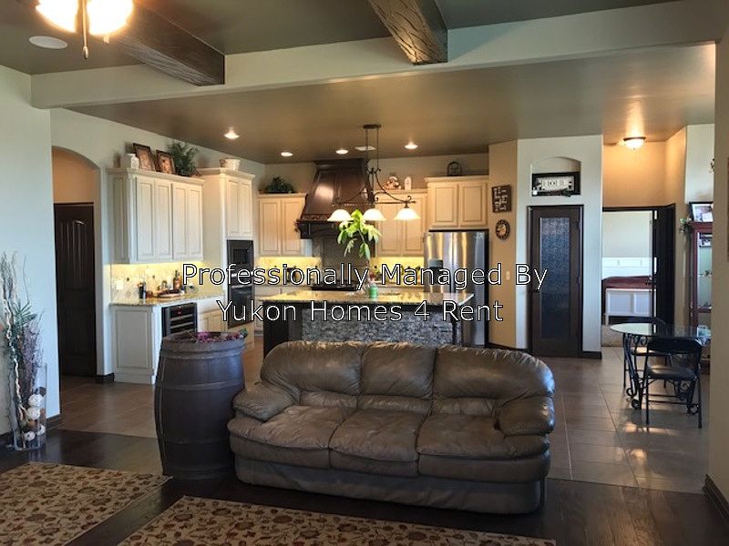 1st image of 3912 Chesterfield Pl