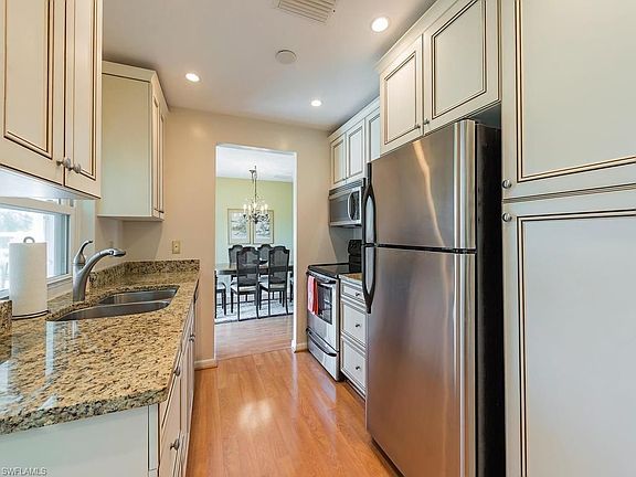 5th image of 1033 Forest Lakes Dr