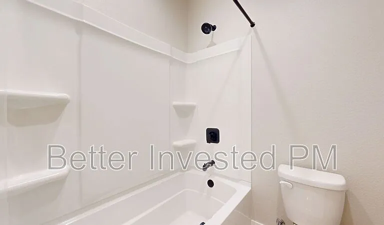 1437 Oak Cir — Photo 43