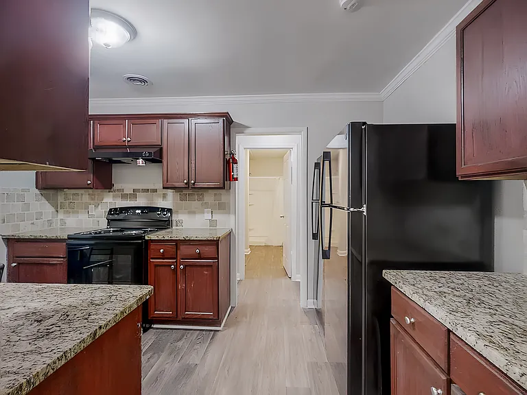 Country Club Dr SW — Photo 6