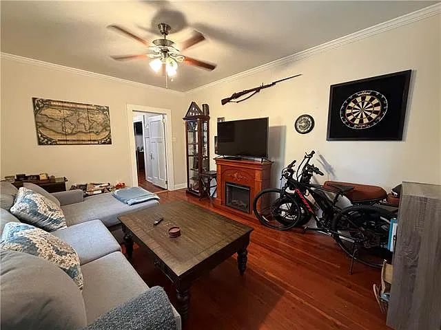 2 bed, 1.0 bath, 900 sqft, $1,200 — Photo 3