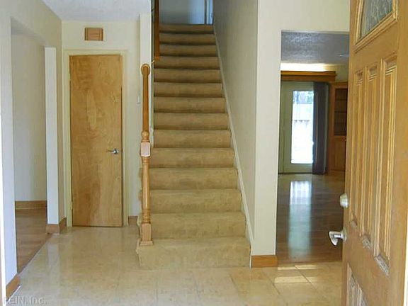 2nd image of 4335 Hialeah Dr