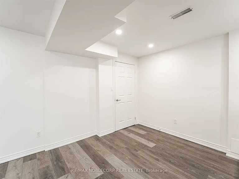 71 Pierre Berton Blvd — Photo 21