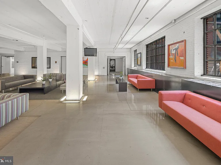 437 New York Ave NW #220 — Photo 33