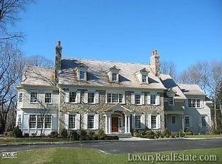 64 Woodridge Dr, New Canaan, CT 06840