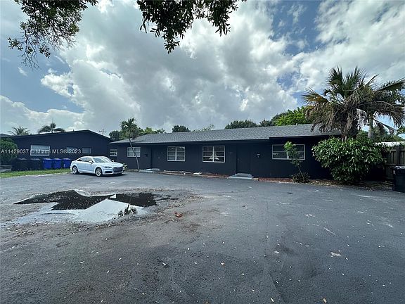 2nd image of 709 SW 14th Ct