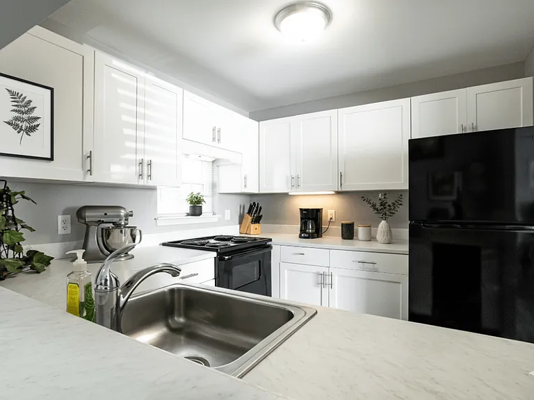 CenterPointe Apartments & Townhomes — Photo 1