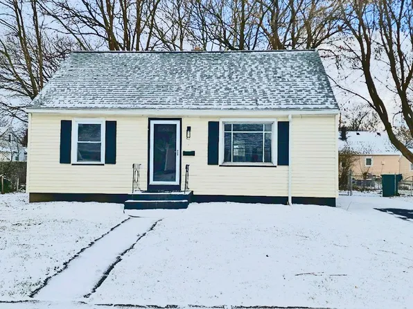 60 Fieldwood Dr, Rochester, NY 14609
