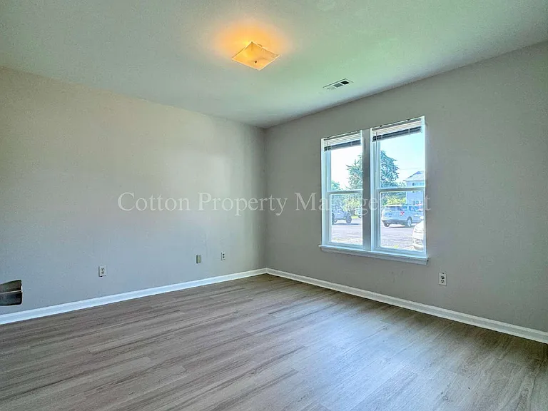 315 S Dudley St #13 — Photo 8
