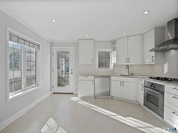 5th image of 61 Riverside Ave #1