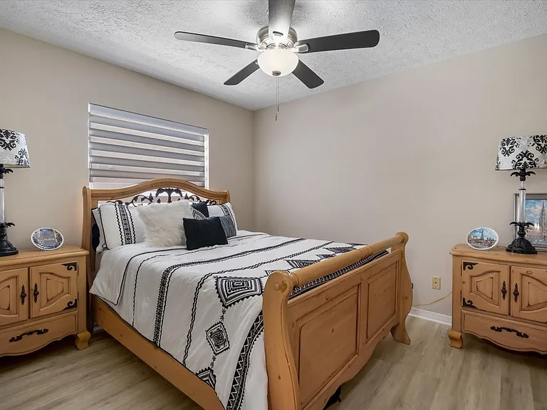 2110 Laindale Pl — Photo 22