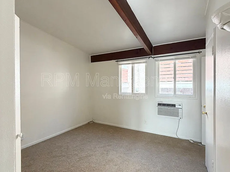 7036 Hawthorn Ave #6 — Photo 5