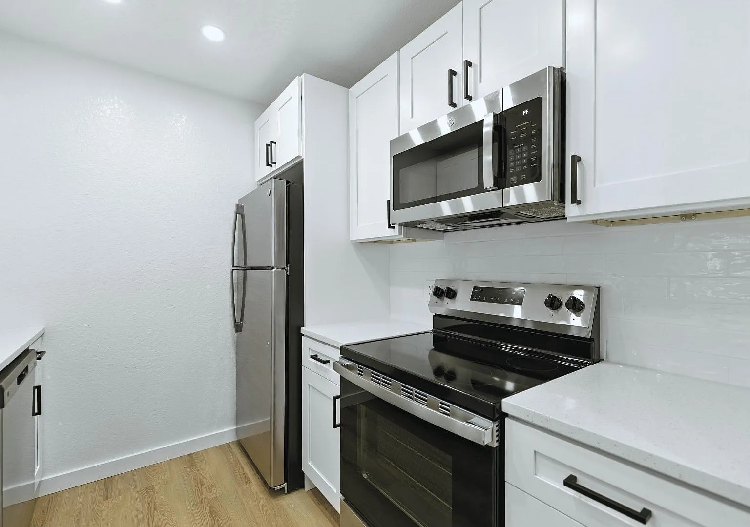 840 NE 3rd St - 100 — Photo 1