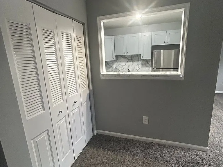 HOLLY GARDEN APARTMENTS — Photo 5