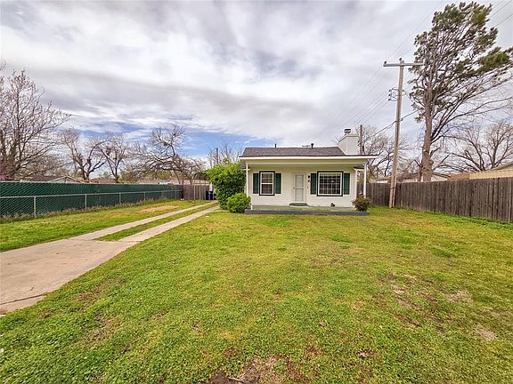 3rd image of 628 N Dorothy Ave