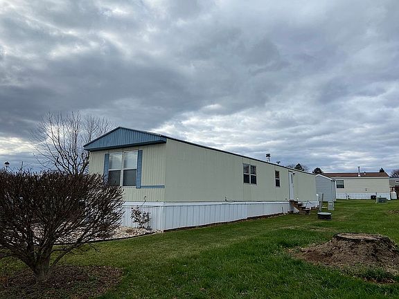 2nd image of 28 Jacqueline Dr